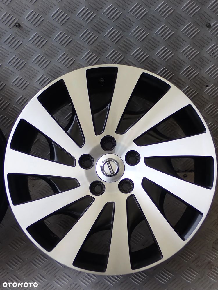 FELGI ALUMINIOWE VOLVO 7JX17  ET 50  5X108  31302111 / 31362238 - 7
