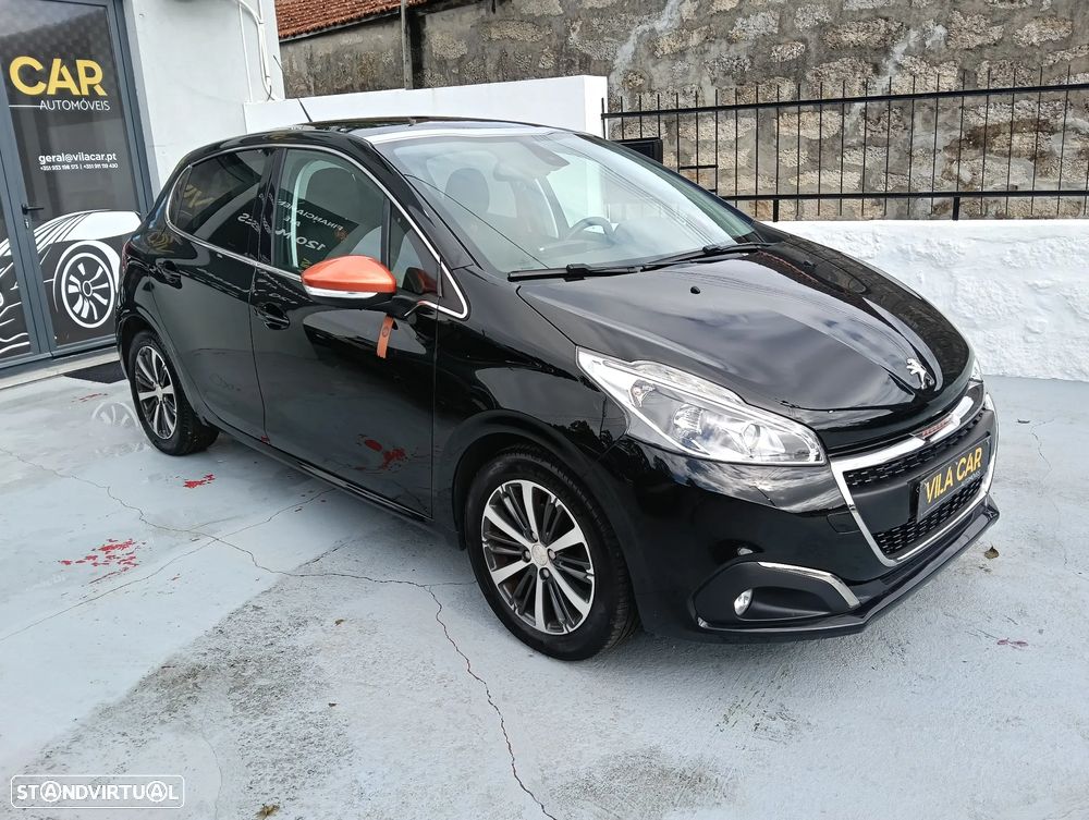 Peugeot 208 - 1