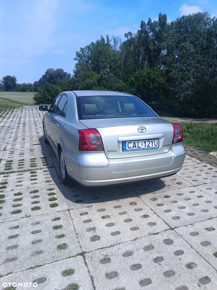 Toyota Avensis 2.0 VVT-i Prestige - 8