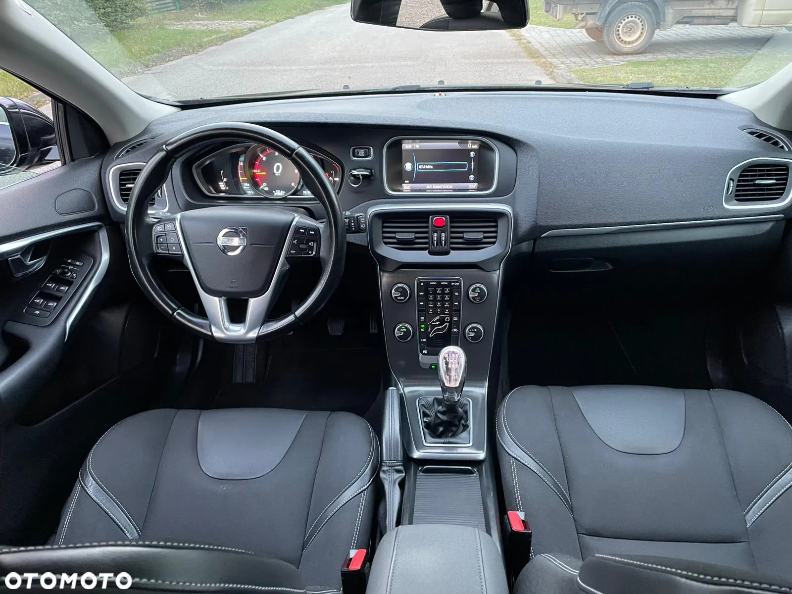 Volvo V40 D2 Summum - 28