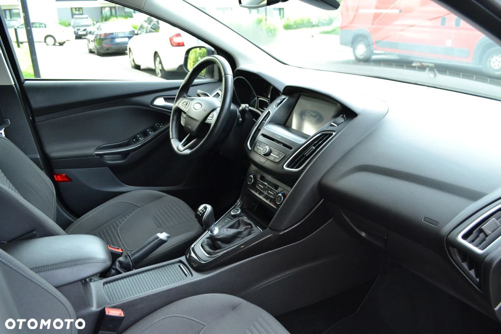 Ford Focus SW 1.0 EcoBoost Titanium - 23