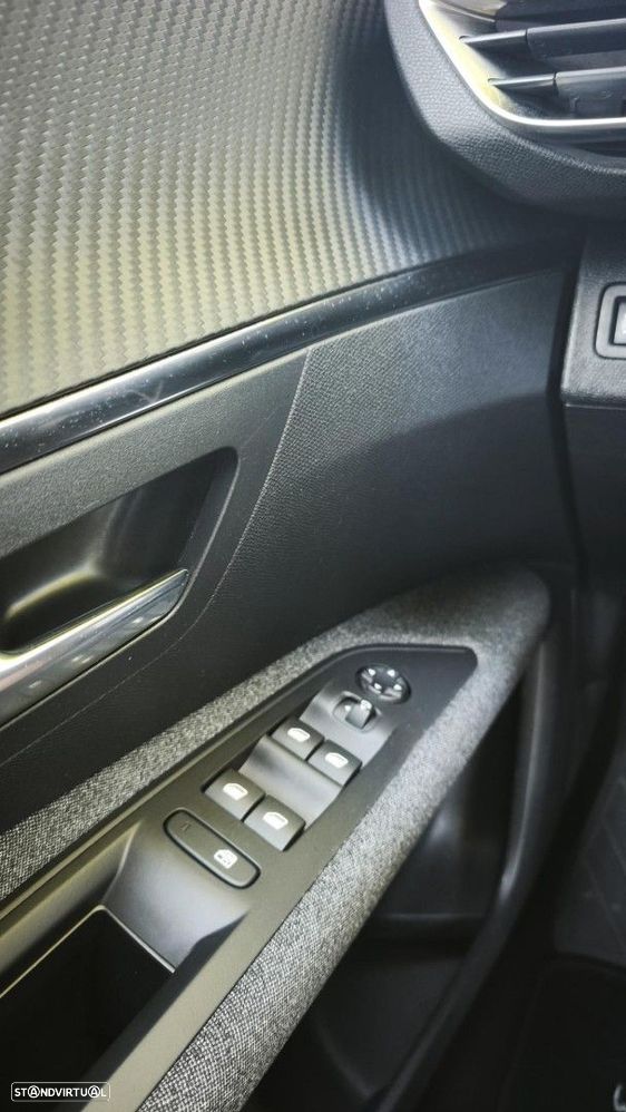Peugeot 3008 1.6 Hybrid Allure Pack e-EAT8 - 43