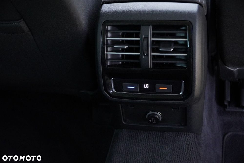 Volkswagen Passat - 26