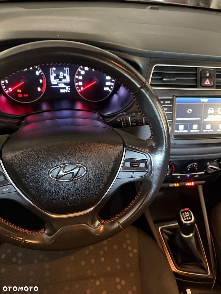 Hyundai i20 - 10