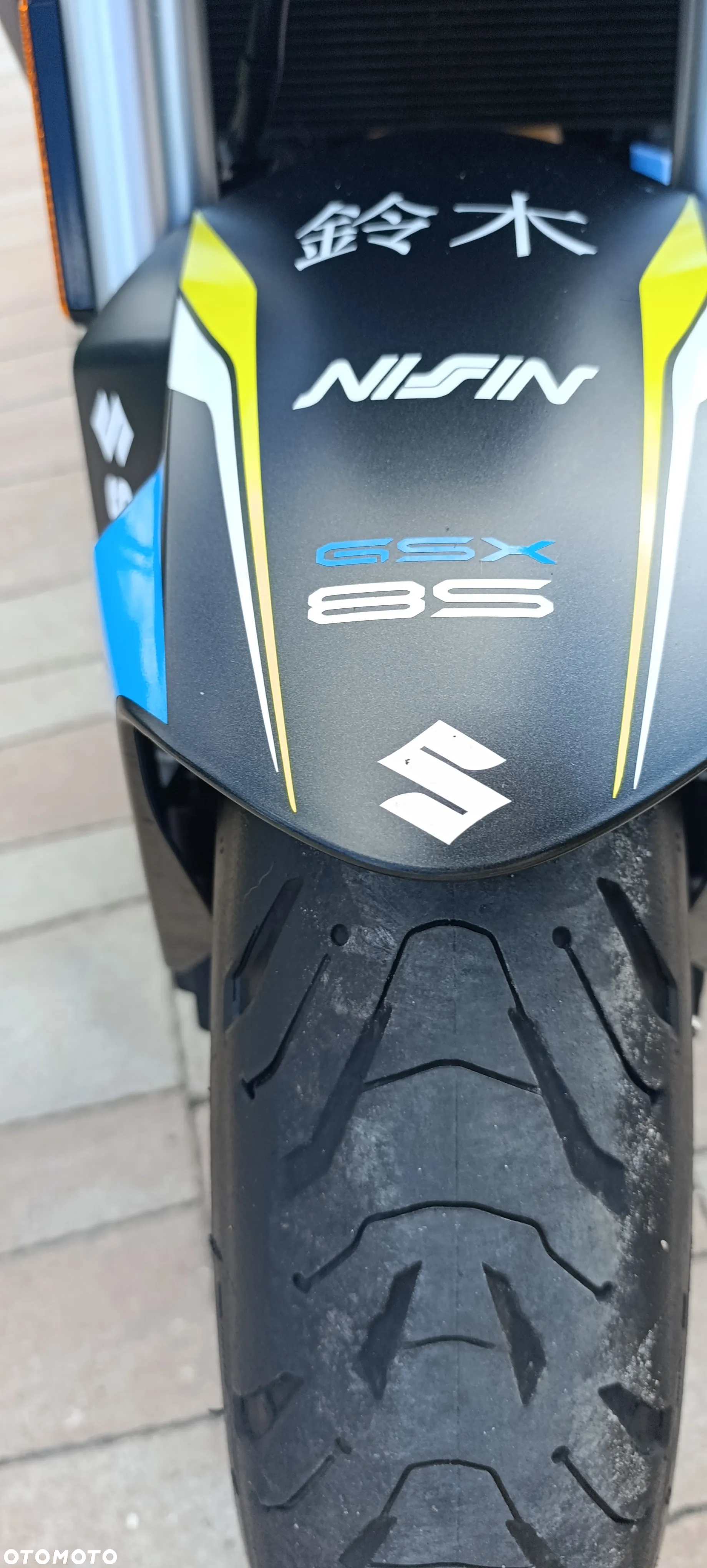 Suzuki GSX - 19