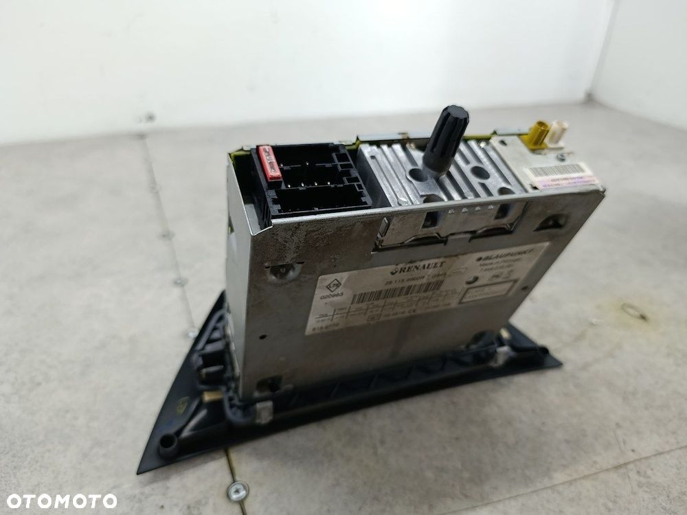 RADIO FABRYCZNE RENAULT LAGUNA III 281156980R 7649018391  BLAUPUNKT - 8