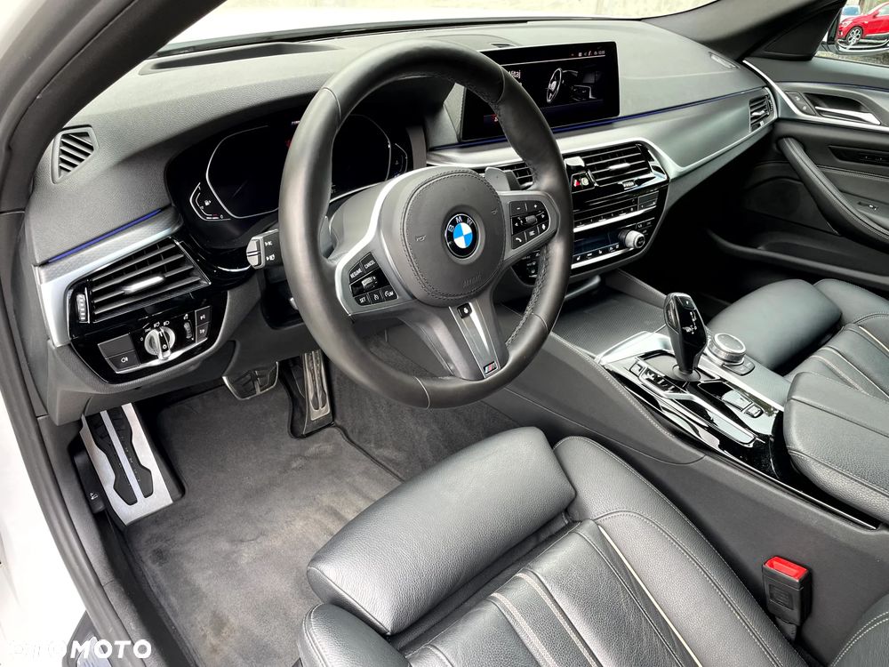 BMW Seria 5 520i M Sport Edition - 23