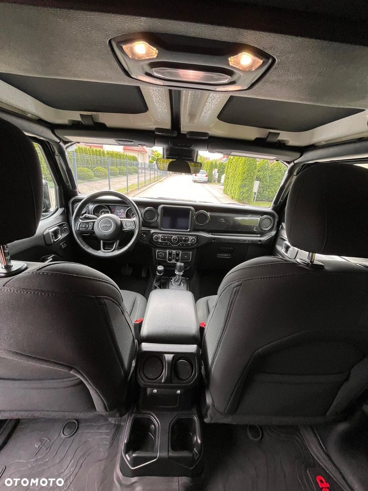 Jeep Wrangler - 14
