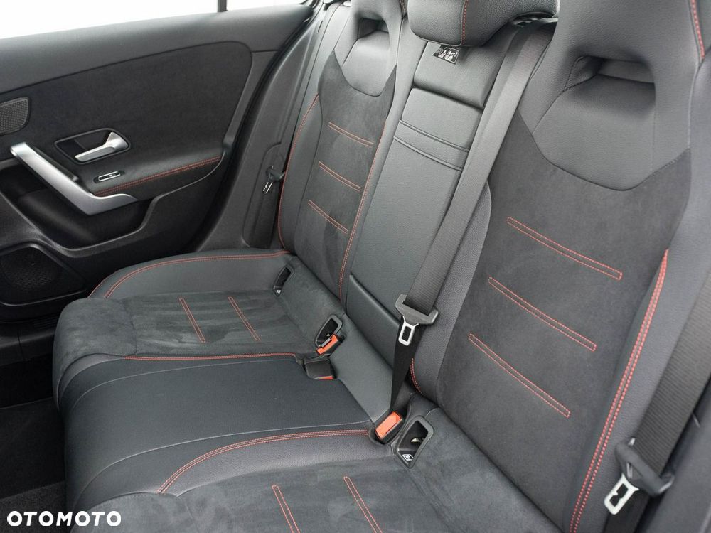 Mercedes-Benz Klasa A 220 4-Matic Progressive 8G-DCT - 29