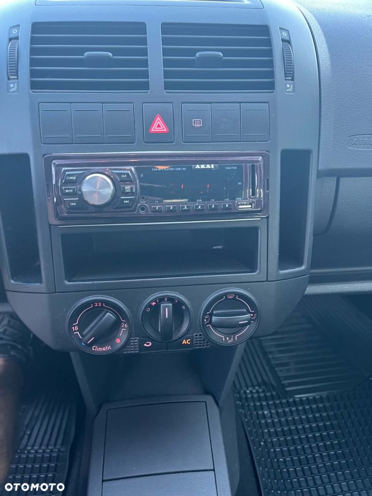 Volkswagen Polo - 11