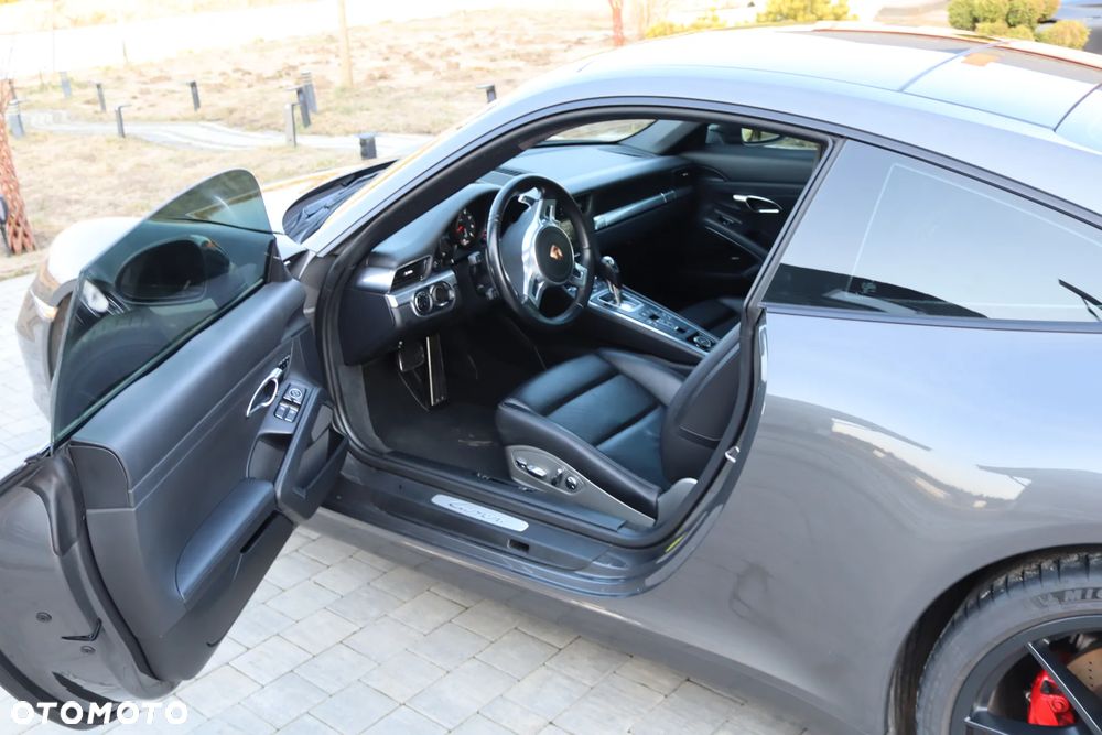 Porsche 911 Carrera PDK - 17