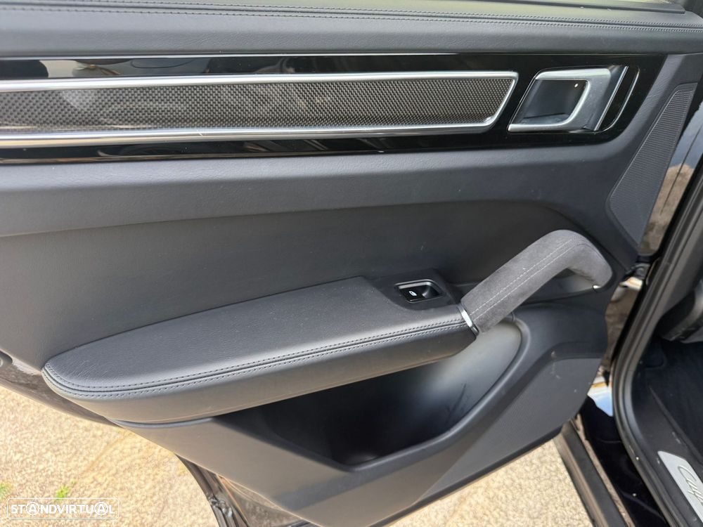 Porsche Cayenne Coupé E-Hybrid - 18