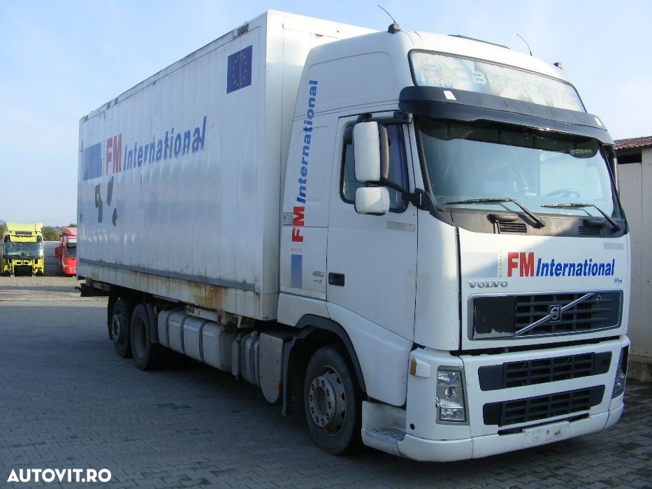 Dezmembram camion Volvo tandem cu axa suspendabila viratoare - 3