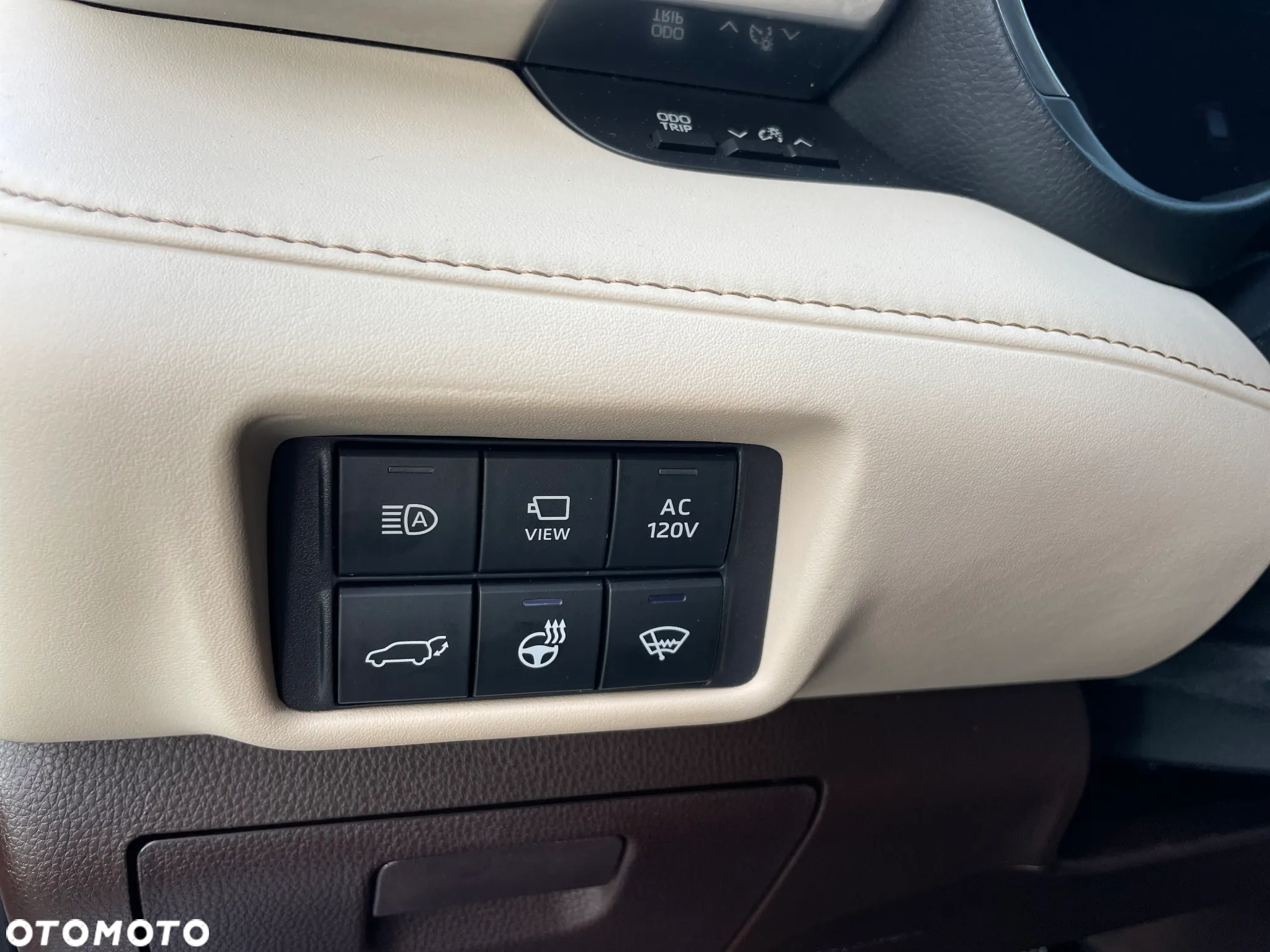 Toyota Highlander 2.5 Hybrid Executive - 24
