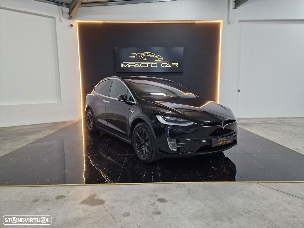 Tesla Model X 90D - 6