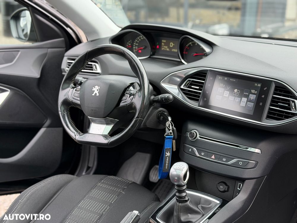 Peugeot 308 1.6HDi Premium - 6