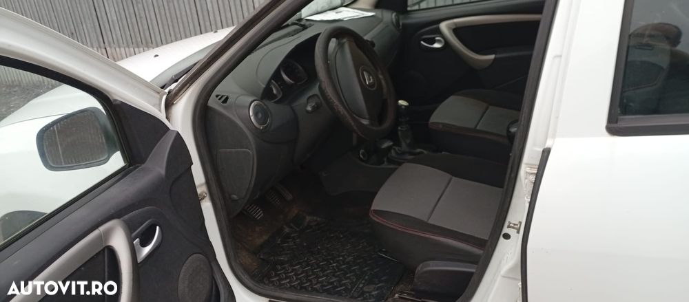 Dacia Duster 1.5 dCi 4x4 Laureate - 4