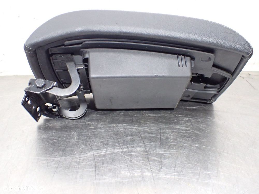 PODŁOKIETNIK FORD MONDEO MK4 2.0TDCI 6M21-R044C82-A - 2