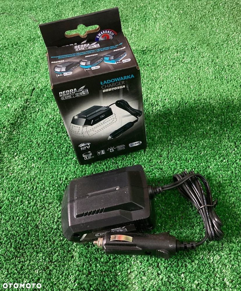 Ładowarka samochodowa do akumulatorów Dedra DED7038A 18 V - 3