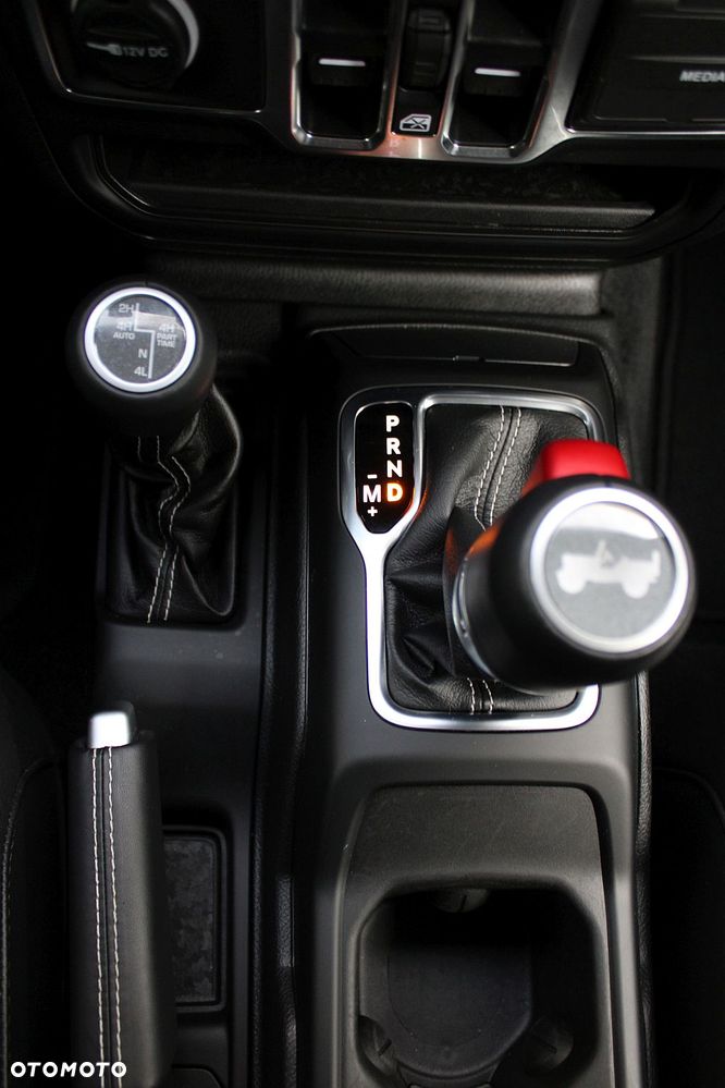 Jeep Wrangler 2.0 4xe Plug-In Hybrid Softtop Sahara - 33