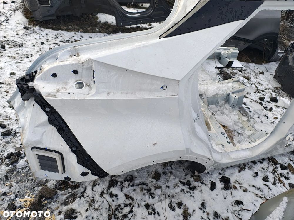 Ćwiartka błotnik prawy tył próg toyotra c-hr chr II 2.0 hev 23+ - 3