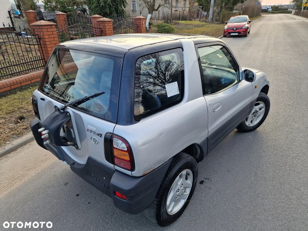 Toyota RAV4 2.0 Special - 16