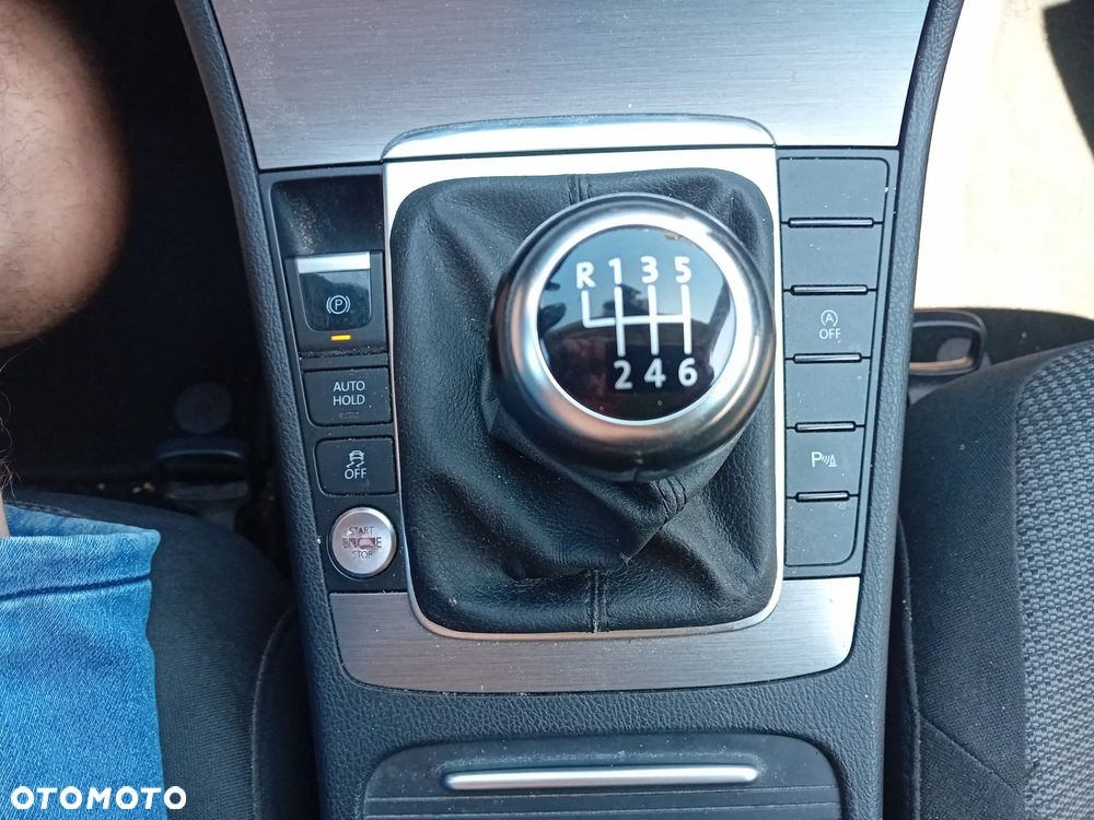 Volkswagen Passat 1.6 TDI BlueMotion Technology Highline - 16