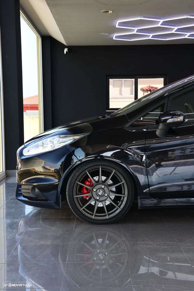 Ford Fiesta 1.6 T ST - 13