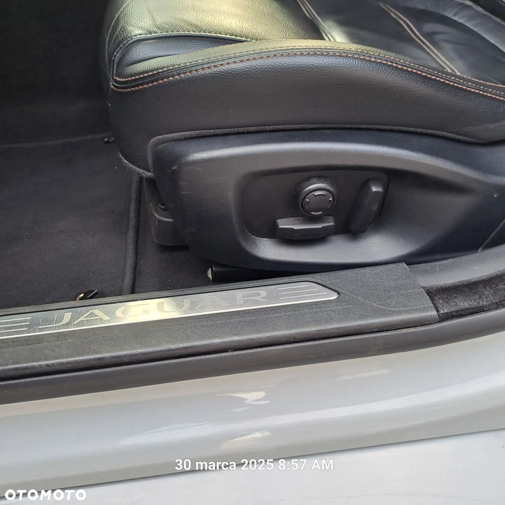 Jaguar XE 2.0 D Portfolio - 27