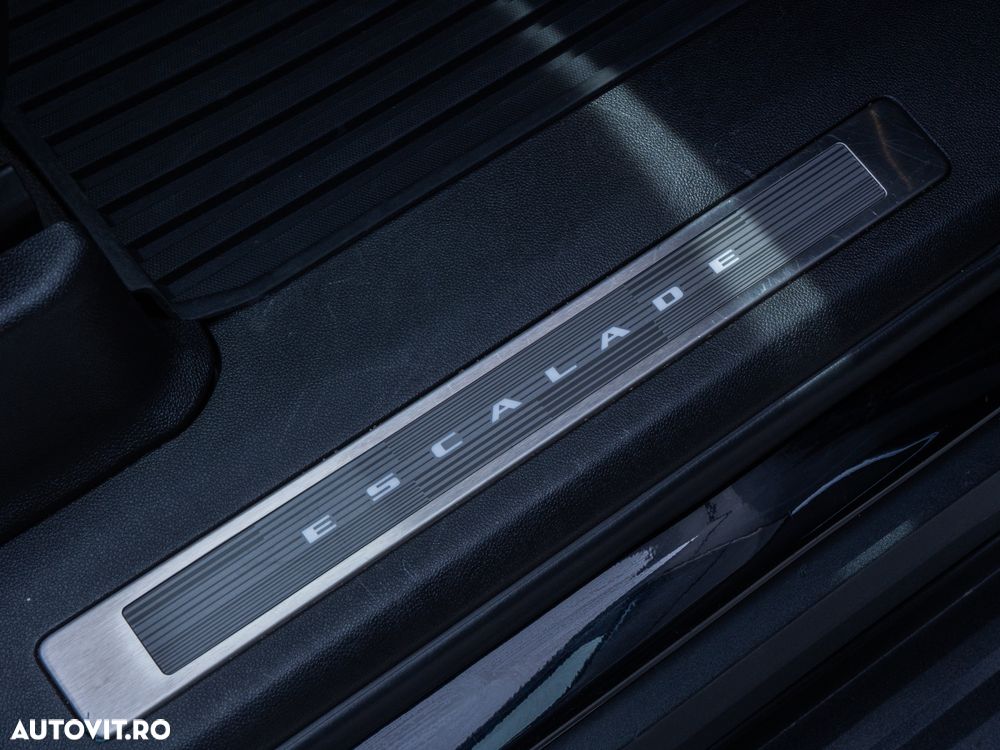 Cadillac Escalade - 40