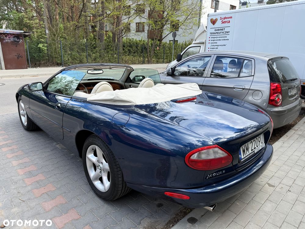 Jaguar XK8 - 12