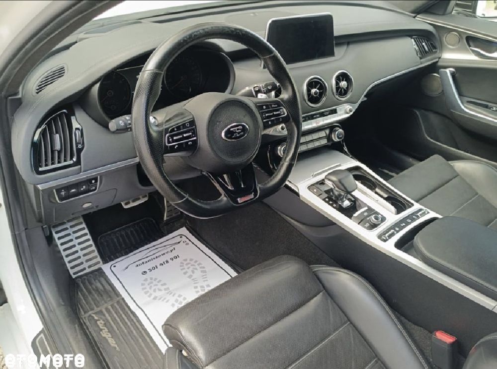 Kia Stinger - 4