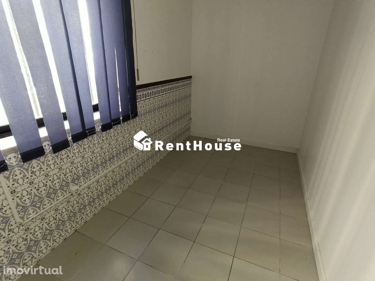 Loja junto a Escolas - Grande imagem: 4/5