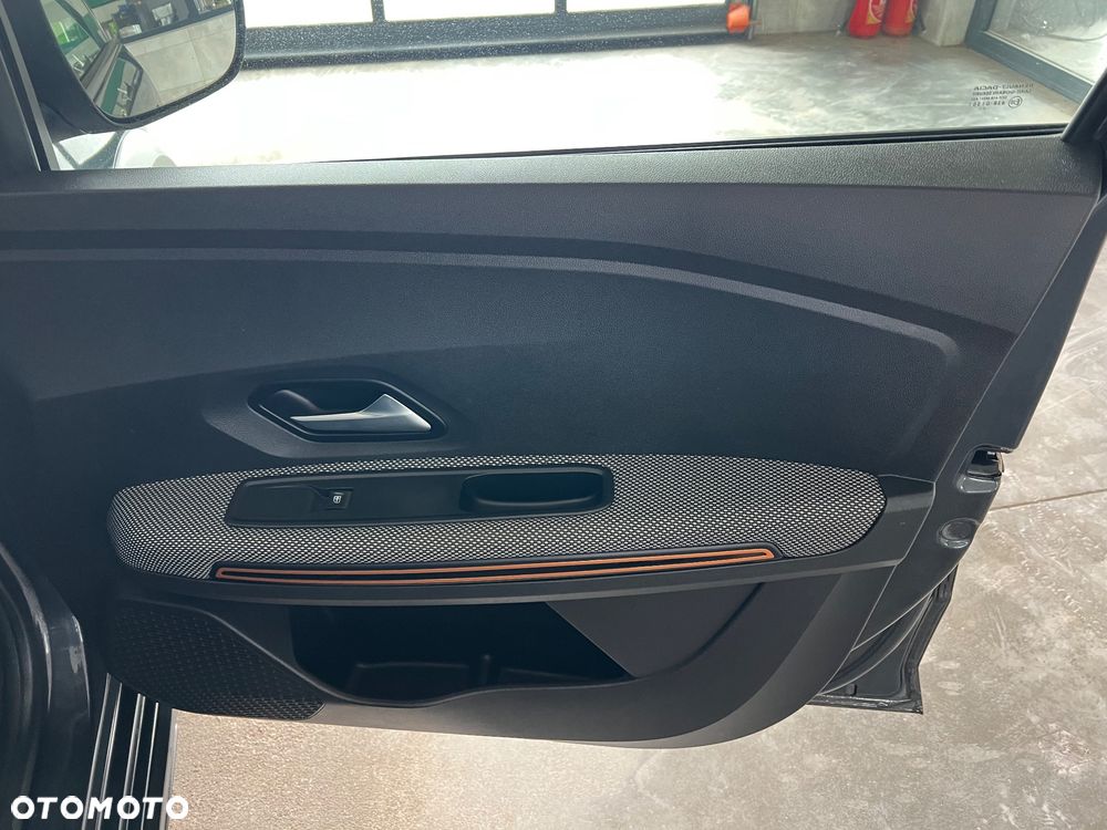 Dacia Sandero 1.0 TCe Laureate S&S - 29