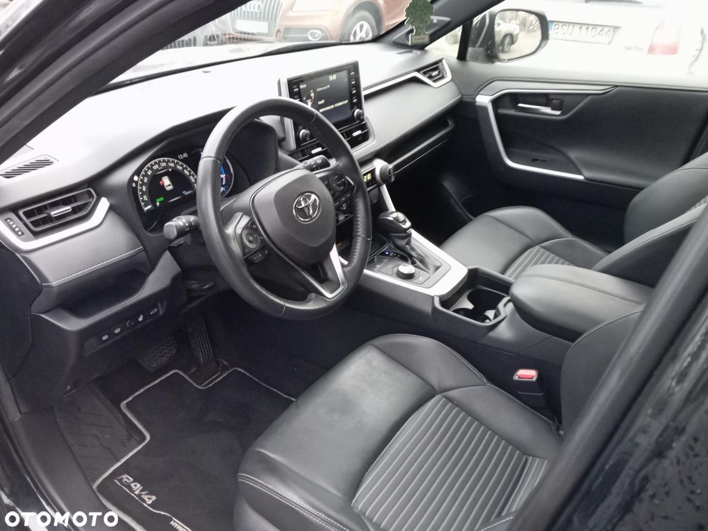 Toyota RAV4 2.5 Hybrid Black Edition by JBL 4x4 - 10