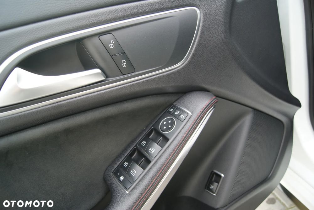 Mercedes-Benz CLA - 21