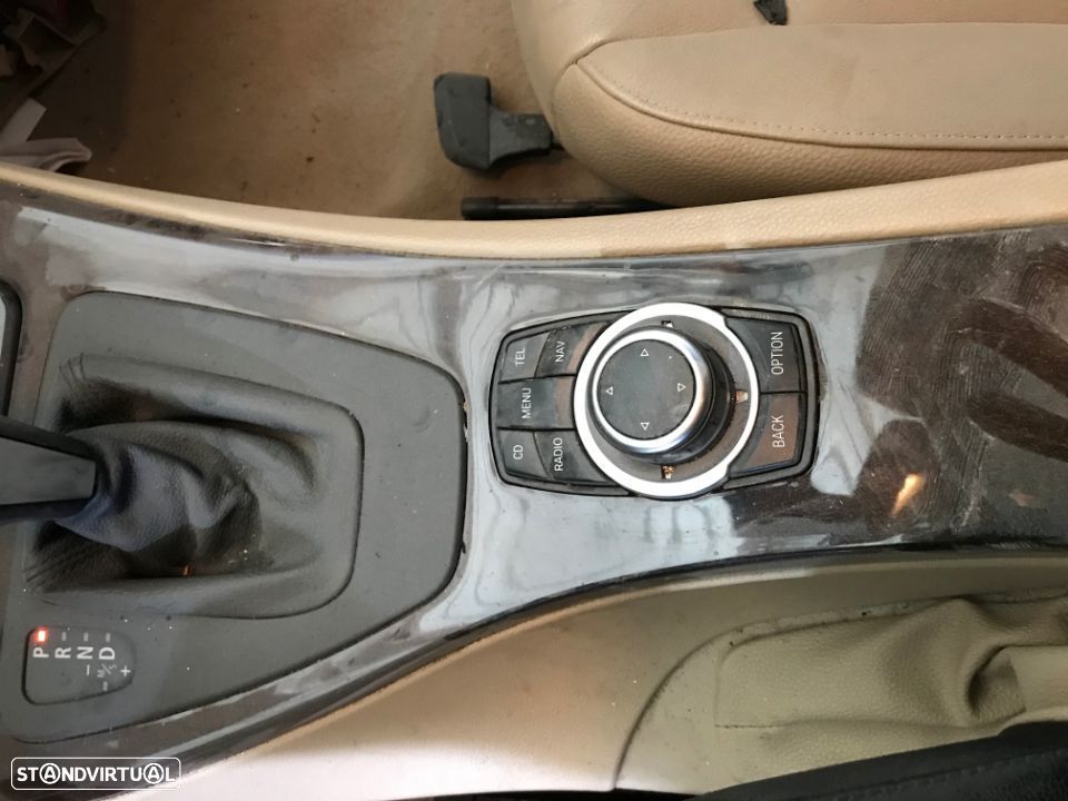 BMW 320d E90 177cv LCI para peças - 9