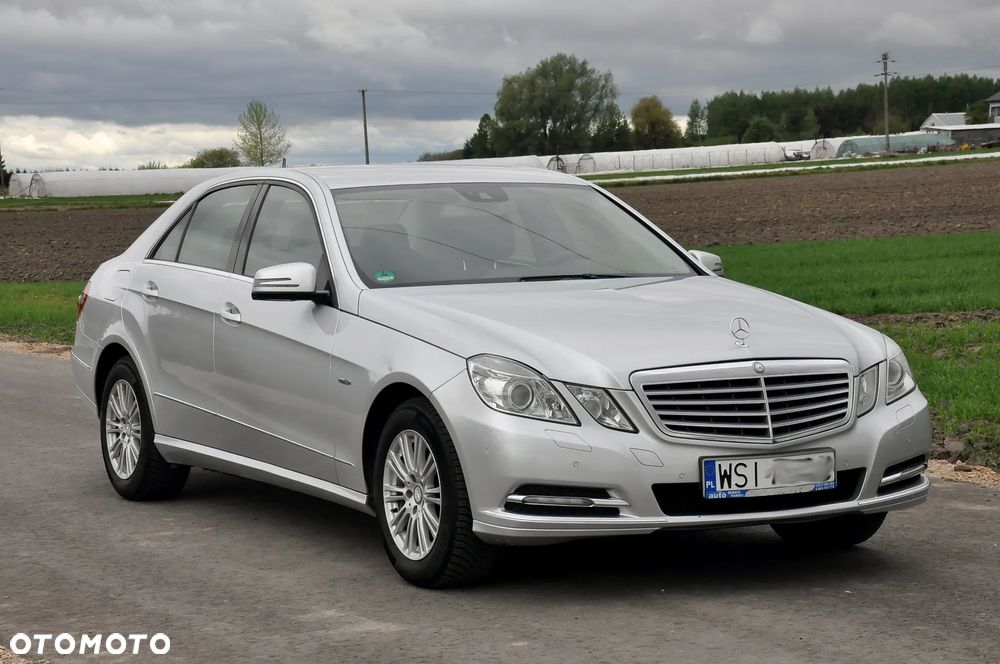 Mercedes-Benz Klasa E 250 CGI BlueEFFICIENCY 7G-TRONIC Elegance - 9