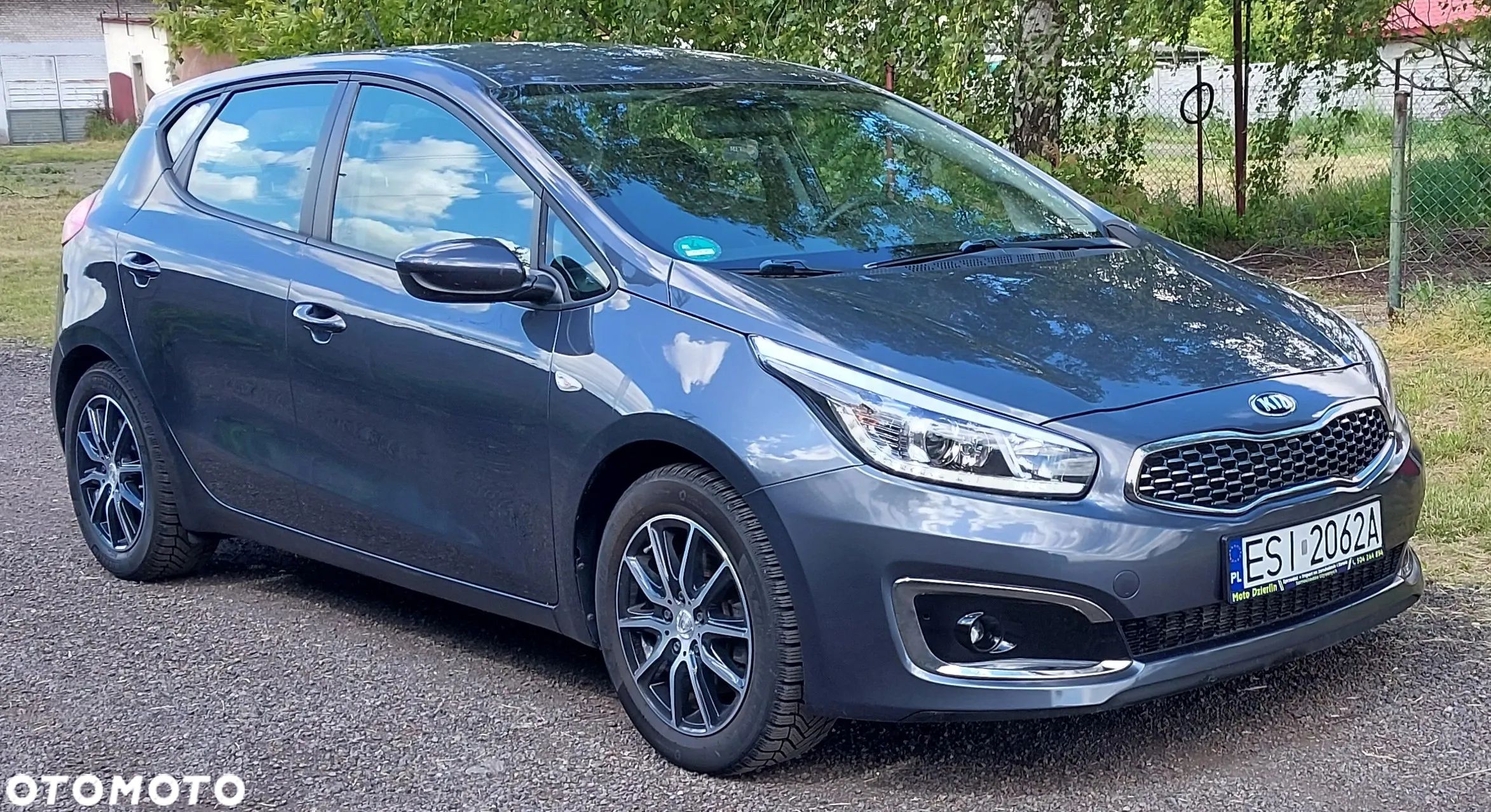 Kia Ceed 1.4 CVVT Dream Team Edition - 1