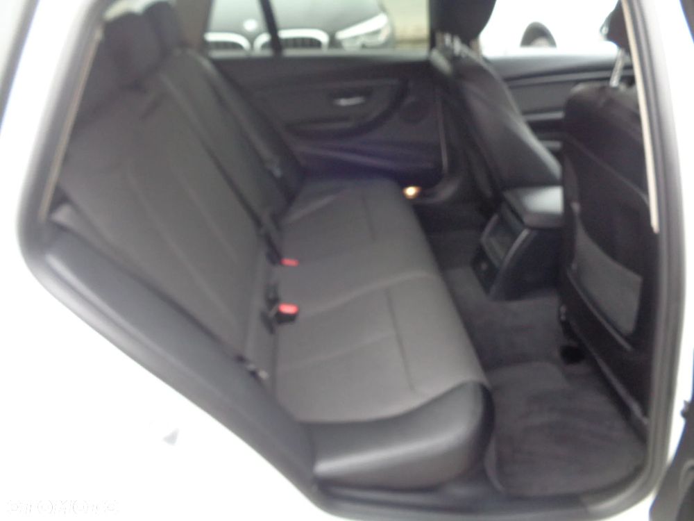 BMW Seria 3 320d xDrive Edition Luxury Line Purity - 17