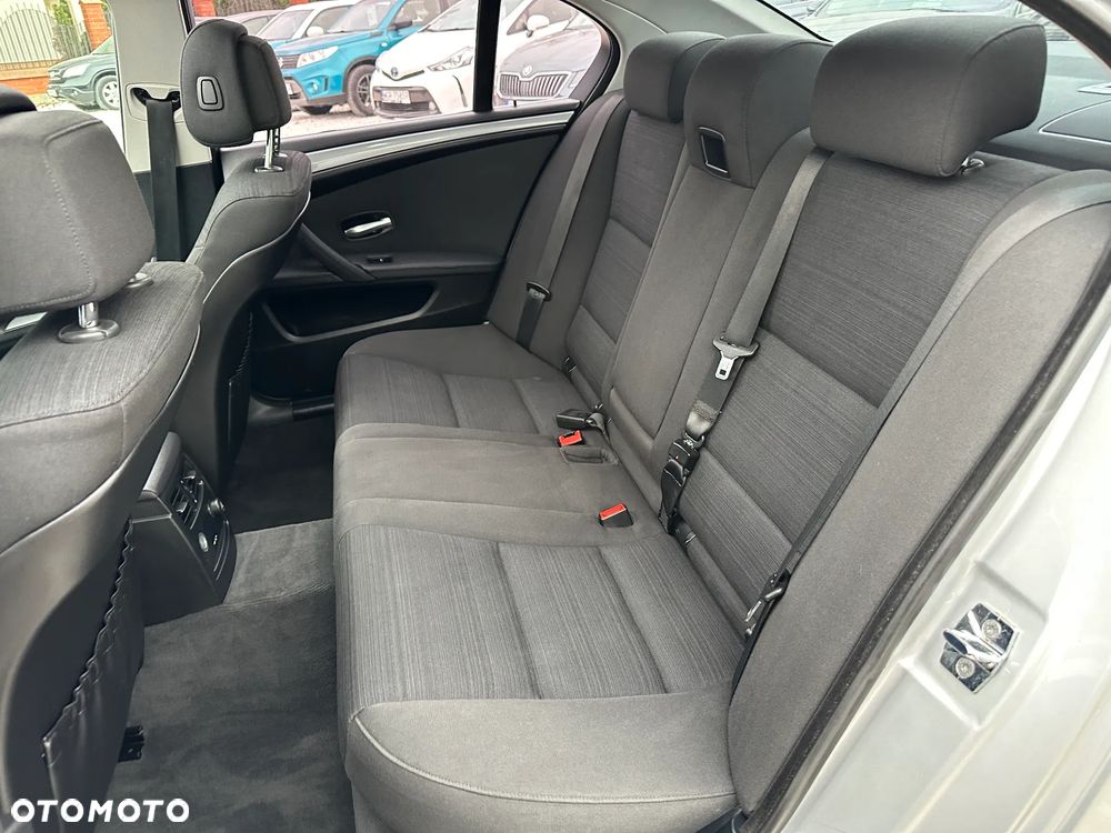 BMW Seria 5 523i - 17