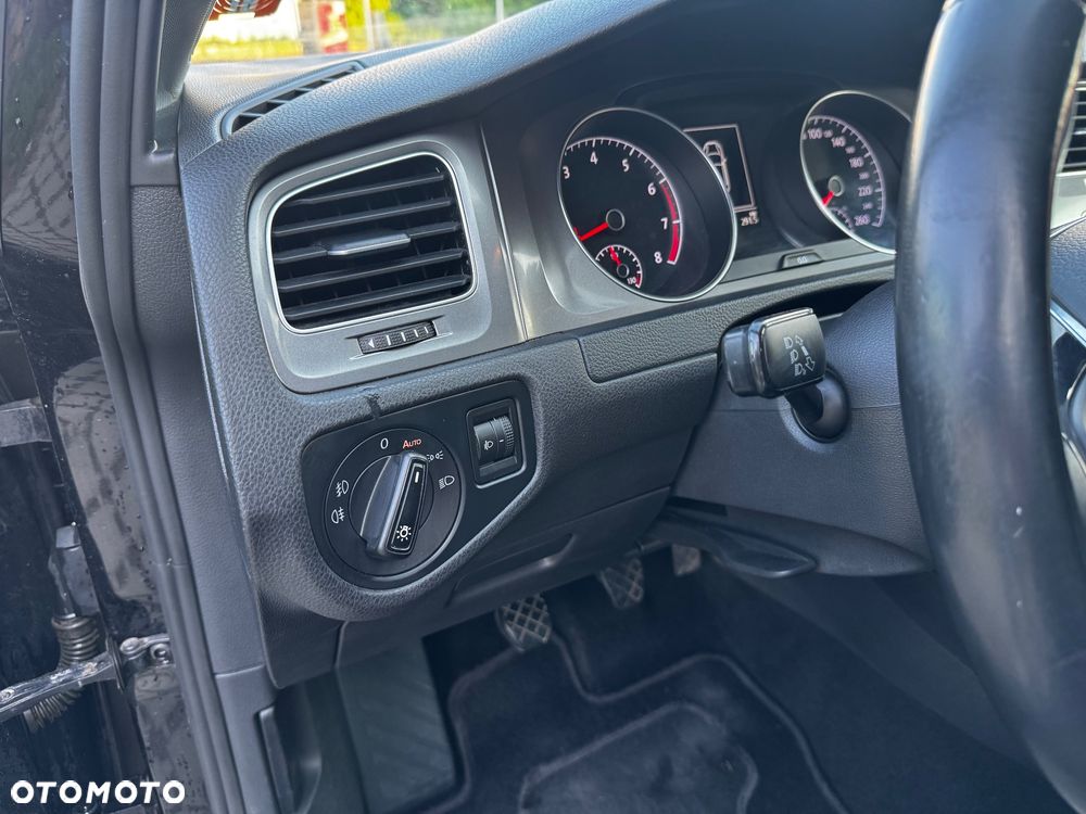 Volkswagen Golf 1.2 TSI BlueMotion Technology Comfortline - 21