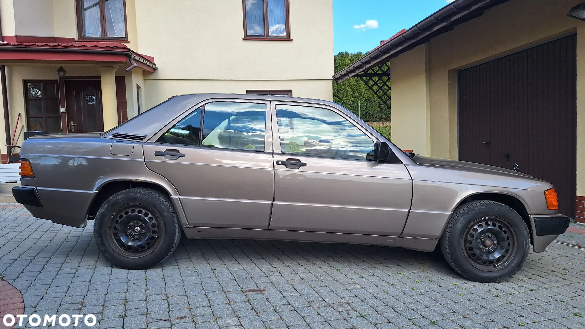 Mercedes-Benz W201 (190) - 3