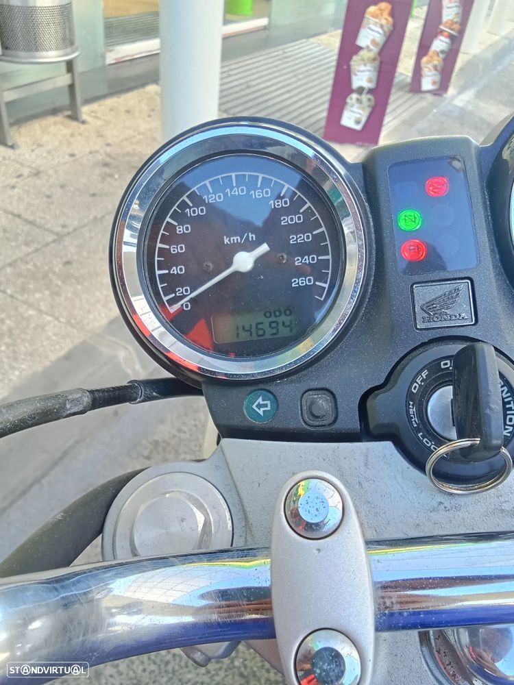 Honda Hornet - 4