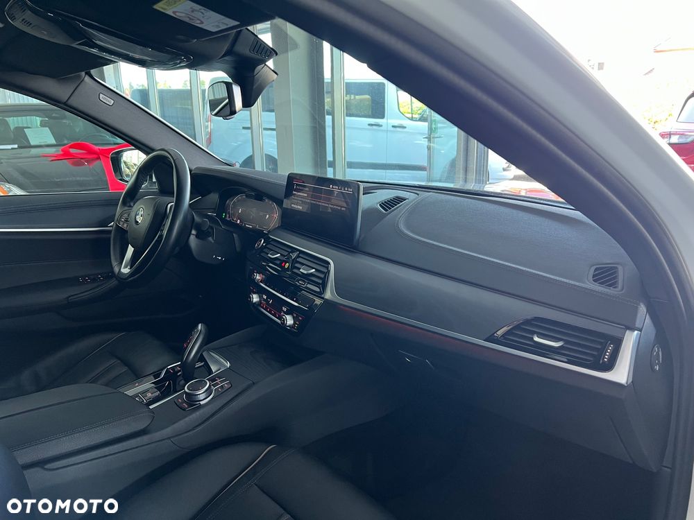 BMW Seria 5 520d mHEV Luxury Line - 38