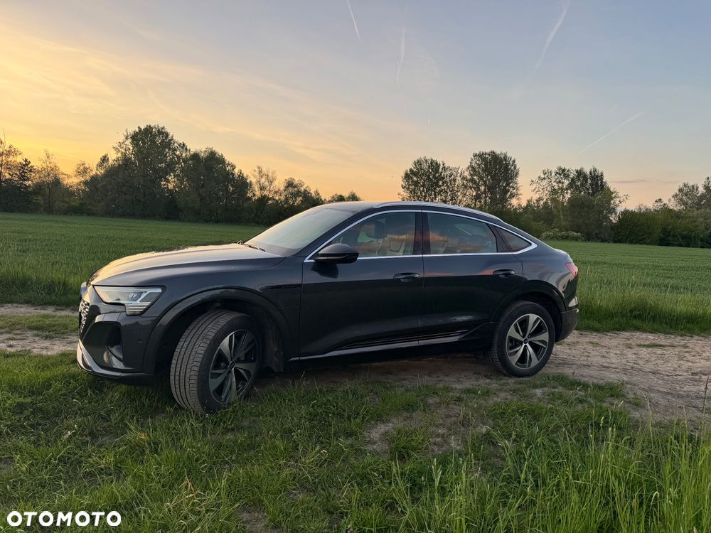Audi Q8 Sportback e-tron - 1
