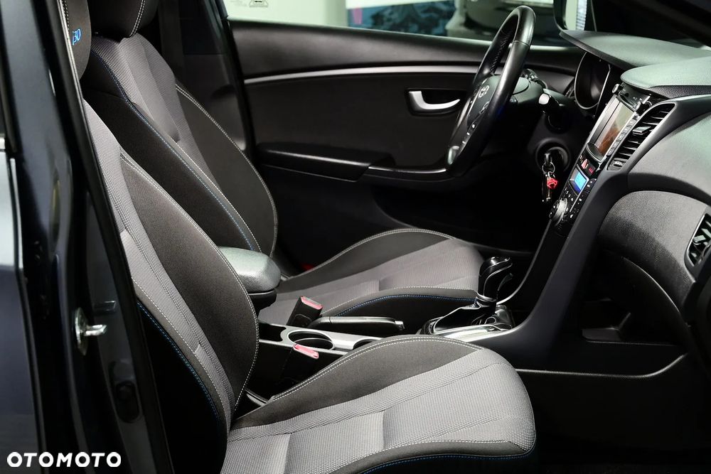 Hyundai i30 blue Kombi 1.6 CRDi DCT Passion - 22