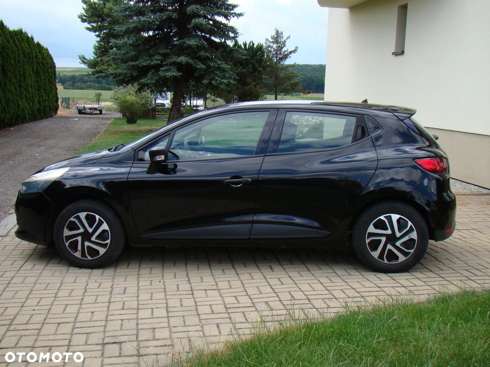 Renault Clio 1.2 16V 75 Life - 9