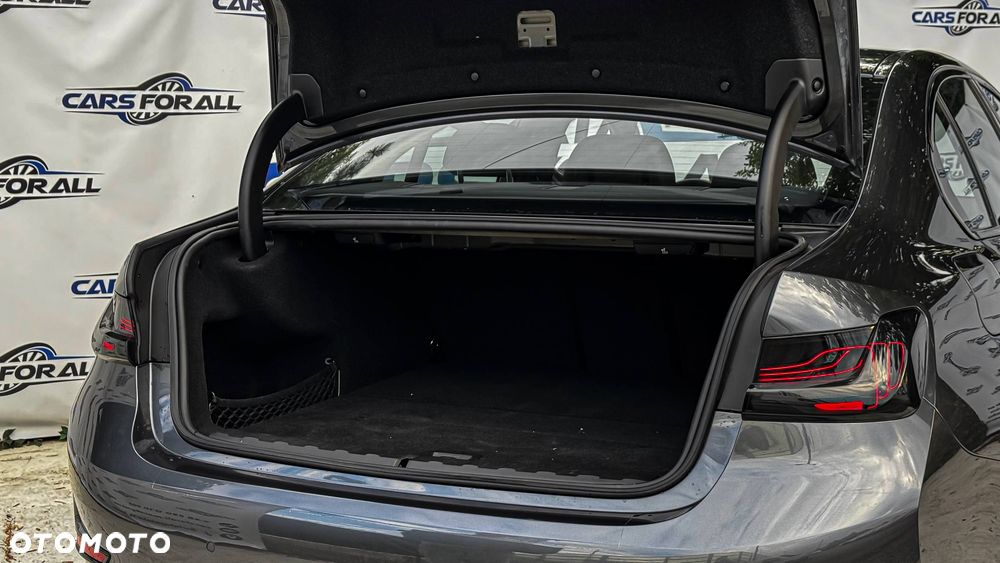 BMW Seria 3 330i Luxury Line - 27