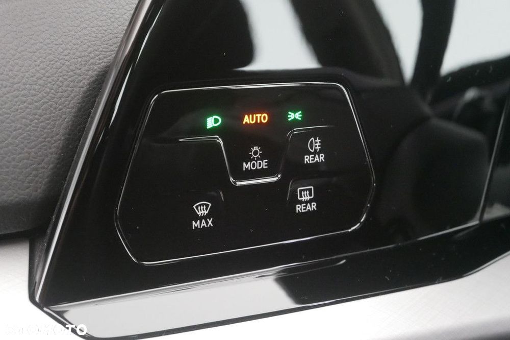 Volkswagen Golf Variant 2.0 TDI Life - 23